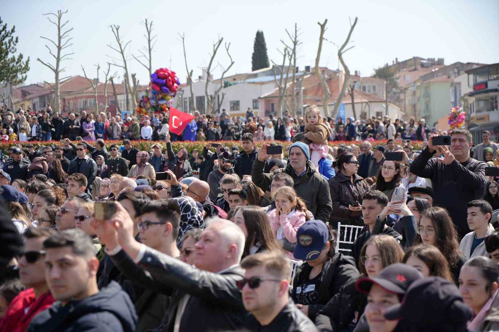 Edirne’de Balkan şehitleri için F-16 ve Atak’tan saygı uçuşu
