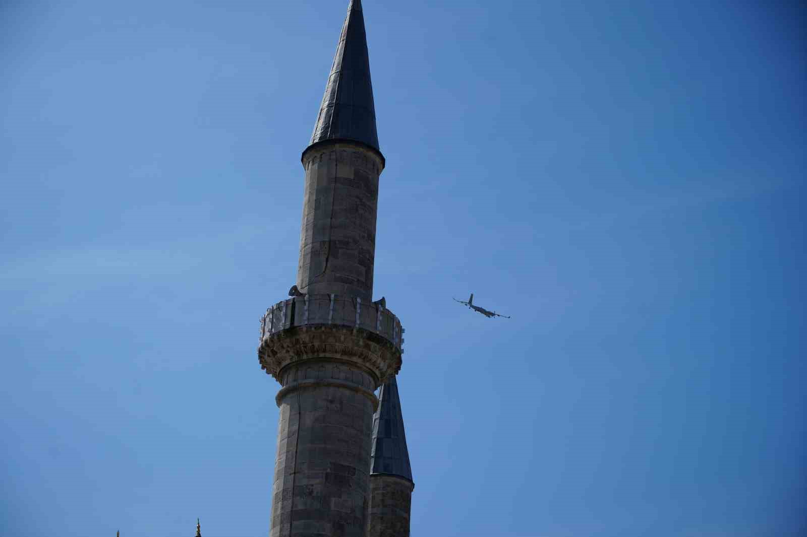 Edirne’de Balkan şehitleri için F-16 ve Atak’tan saygı uçuşu
