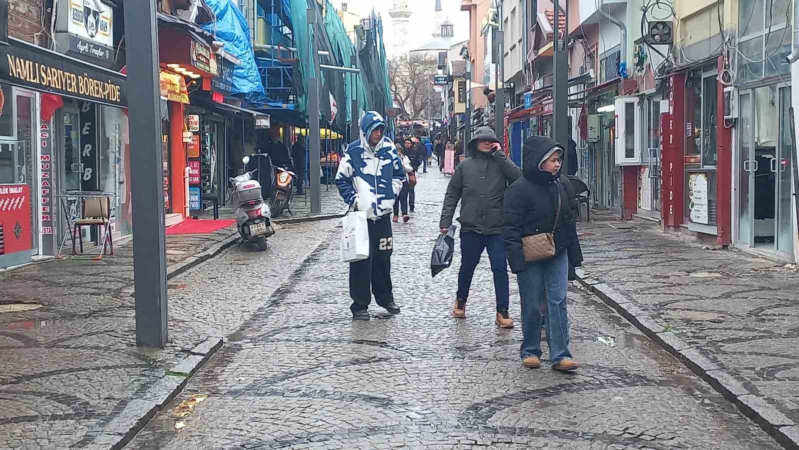 Edirne’de beklenen yağış başladı
