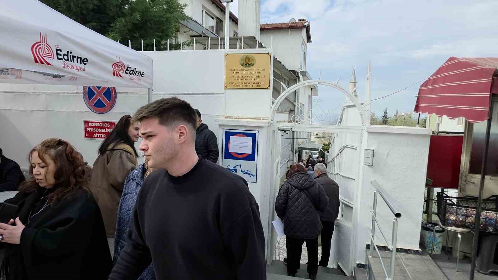 Edirne’de çifte vatandaşlar Bulgaristan seçimleri için sandık başında
