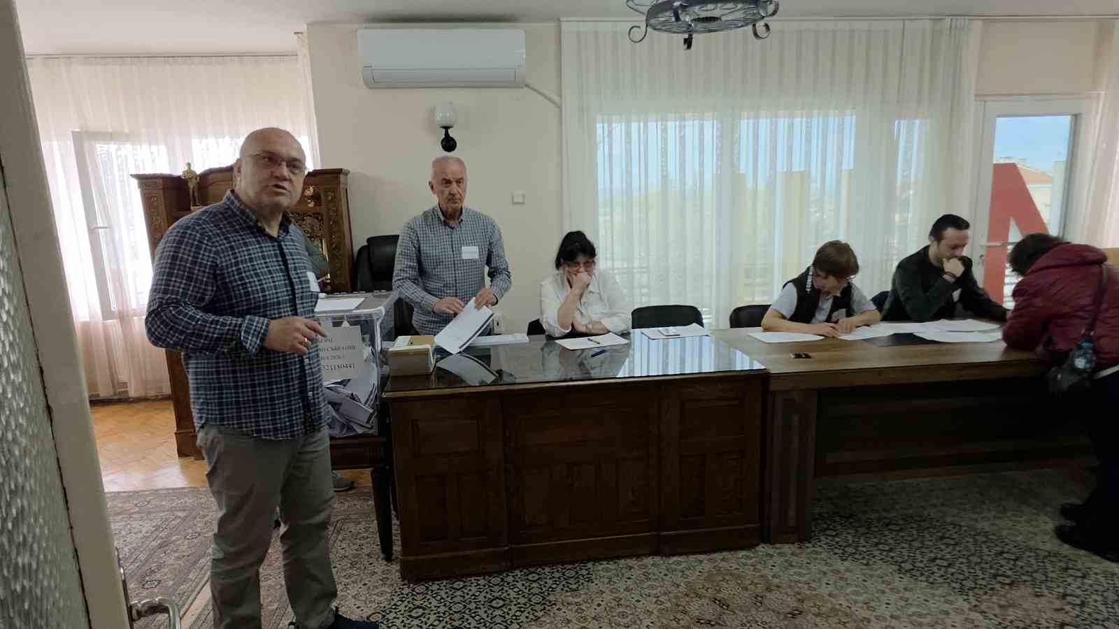 Edirne’de çifte vatandaşlar Bulgaristan seçimleri için sandık başında
