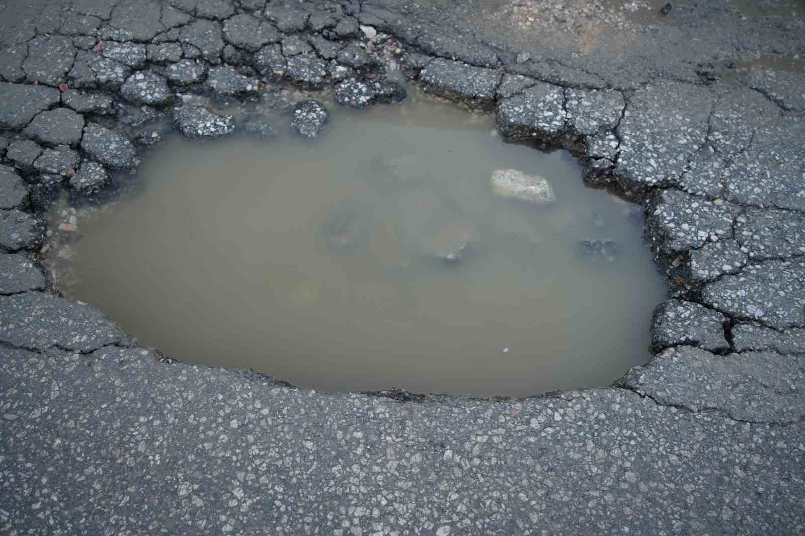 Edirne’de çukur isyanı: "Yollar yapılmazsa canımızdan olacağız"

