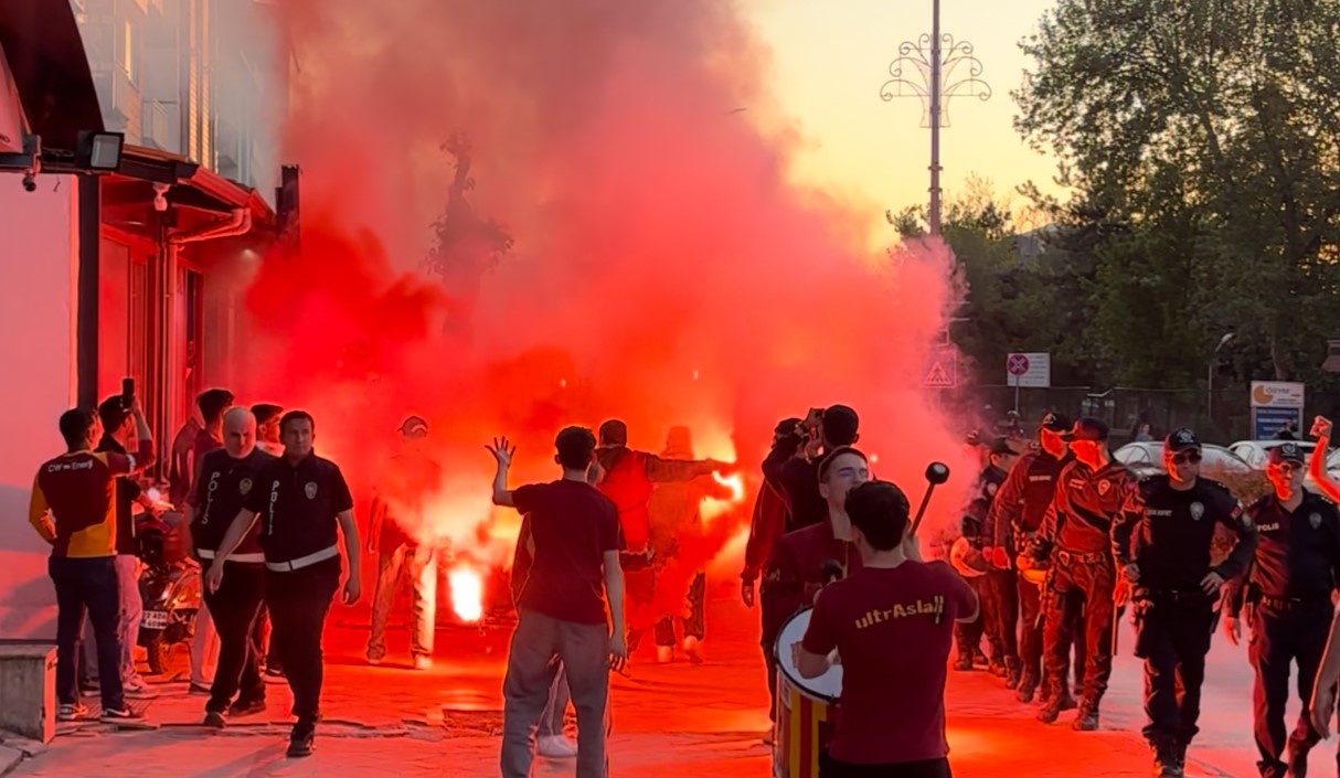 Edirne’de Galatasaray’ın galibiyeti coşkuyla kutlandı
