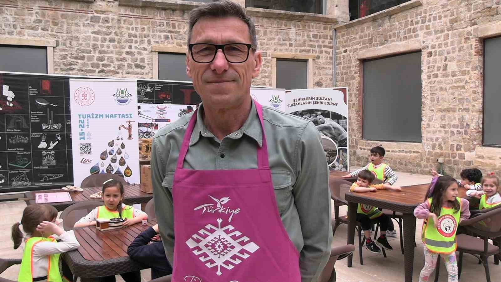 Edirne’de geçmişin izleri minik ellerle boyandı
