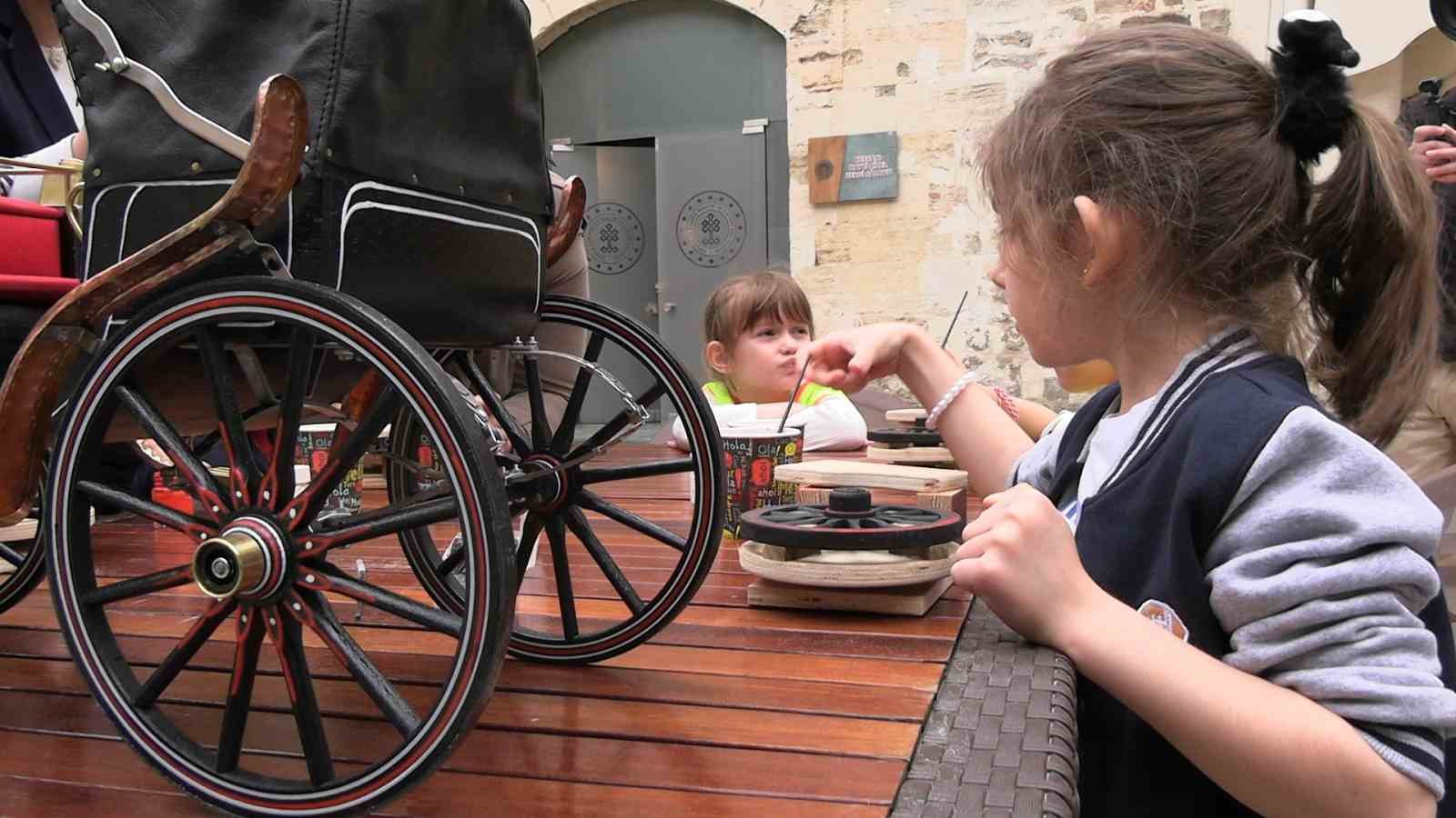 Edirne’de geçmişin izleri minik ellerle boyandı
