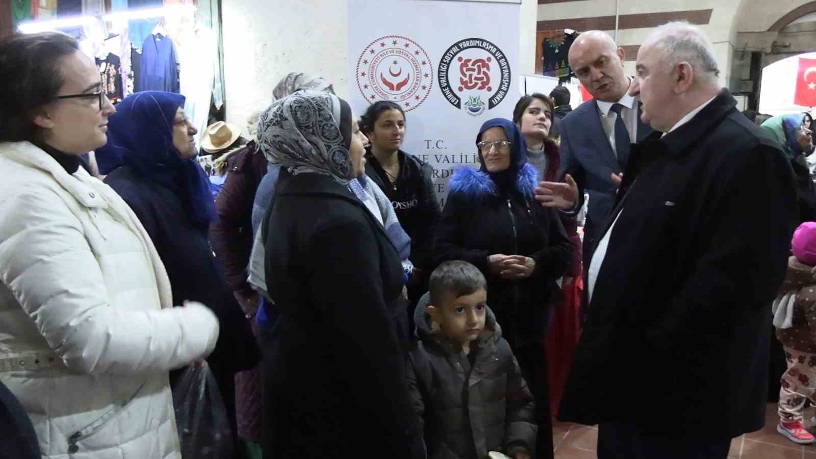 Edirne’de kadınların el emeği göz nuru ürünleri görücüye çıktı
