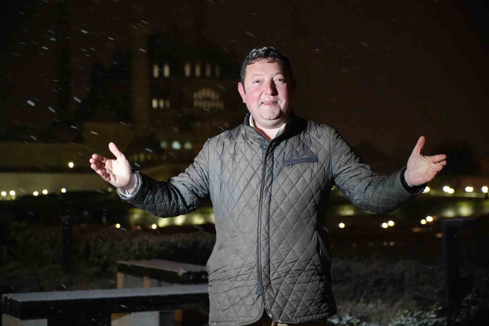 Edirne’de kar sevinci: Vatandaşlar beyaz örtünün tadını çıkardı
