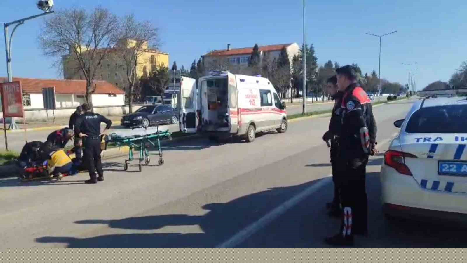 Edirne’de kırmızı ışıkta geçen yayaya araç çarptı
