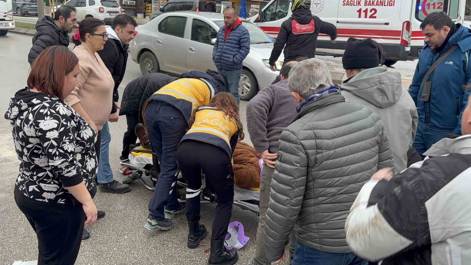 Edirne’de motosikletin yaşlı adama çarpması kamerada
