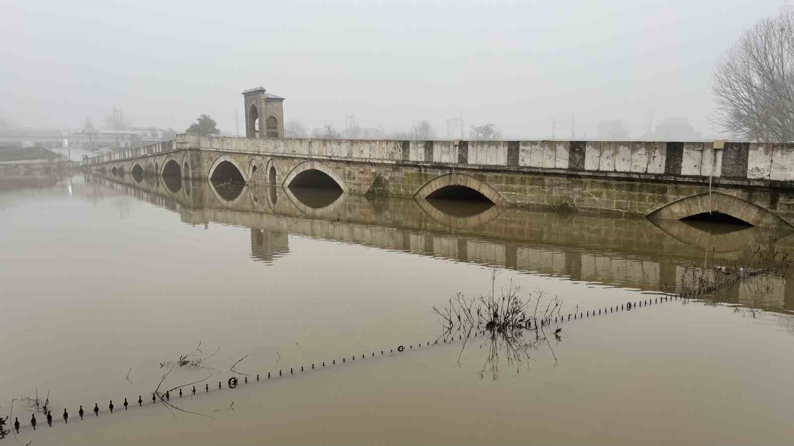 Edirne’de nehir taşkınları sürüyor
