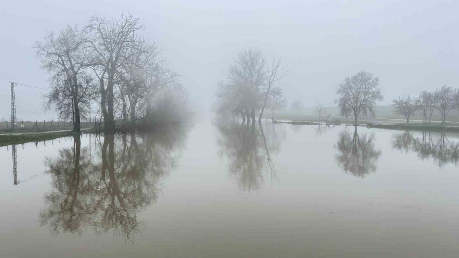 Edirne’de nehir taşkınları sürüyor
