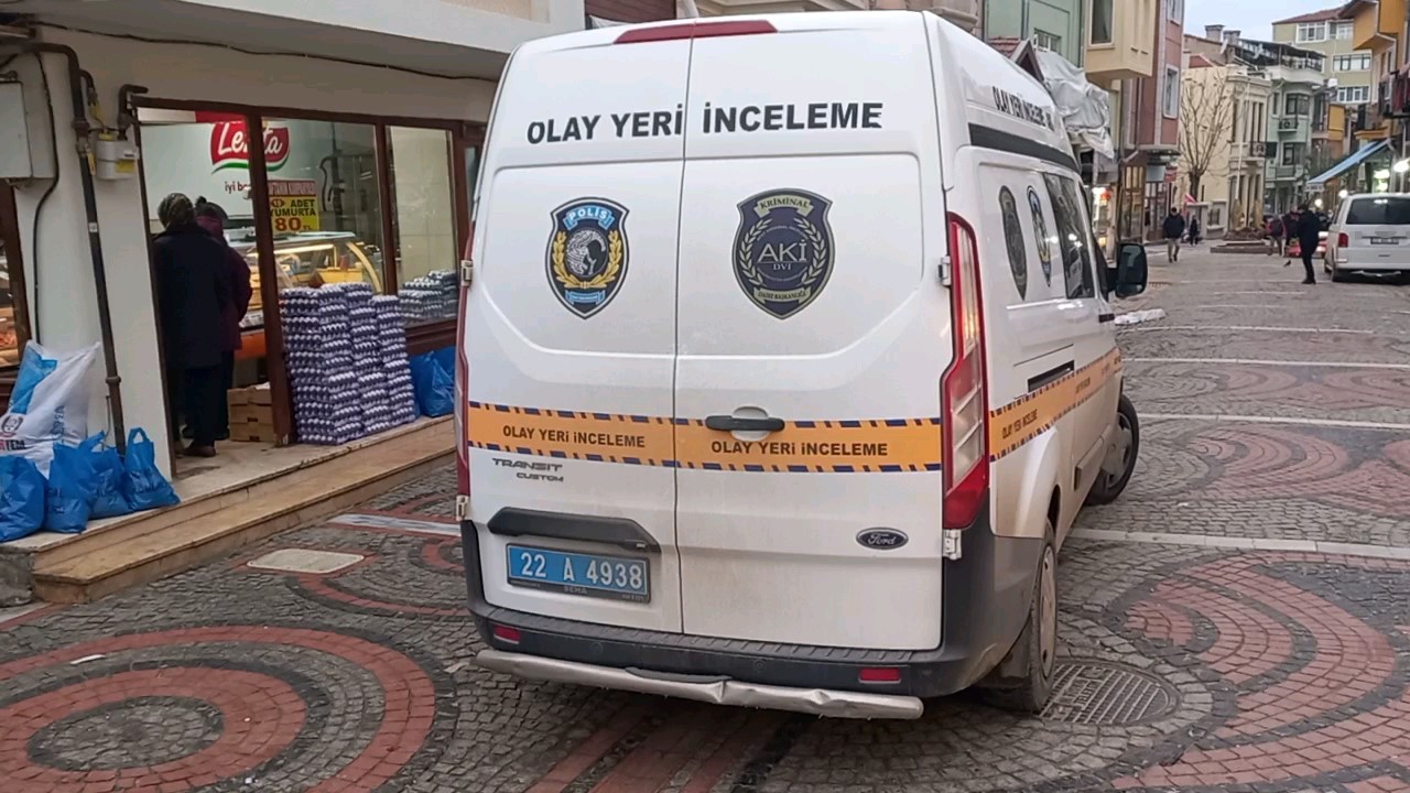 Edirne’de şüpheli rahat tavırlarıyla 3 iş yerini soydu
