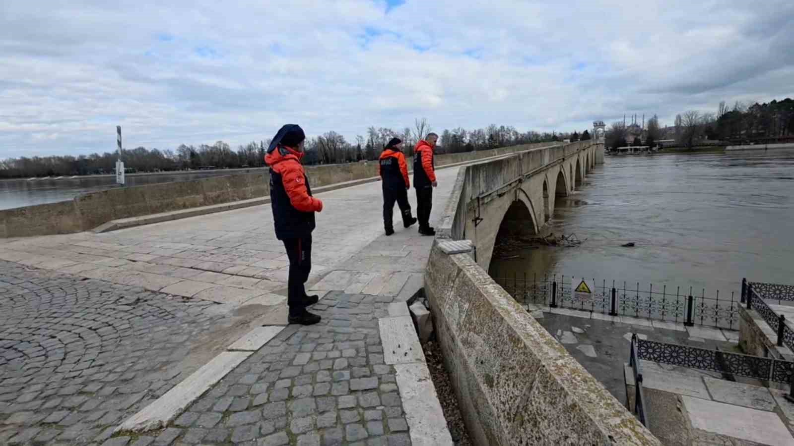 Edirne’de taşkın sonrası hasar gün yüzüne çıktı: Su seviyesi 60 santimetre düştü
