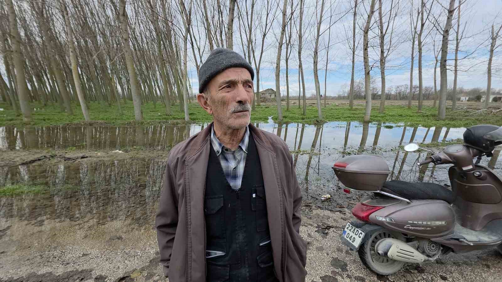 Edirne’de taşkın suları çekiliyor
Edirne’de taşkın suları çekiliyor