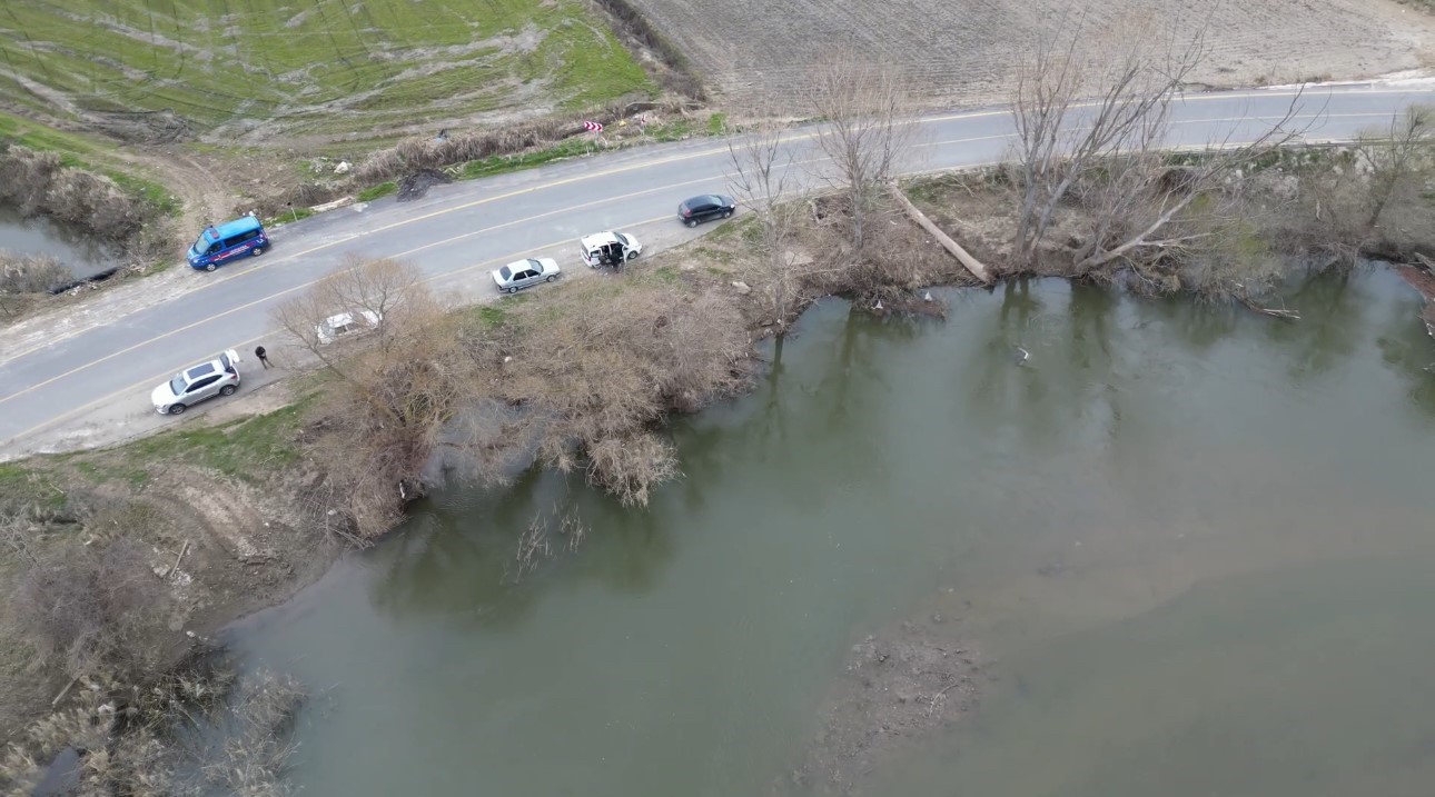 Edirne’de taşkında nehre düşen otomobil 1 ay sonra bulundu
