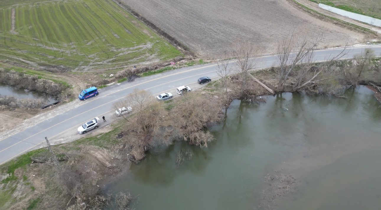 Edirne’de taşkında nehre düşen otomobil 1 ay sonra bulundu
