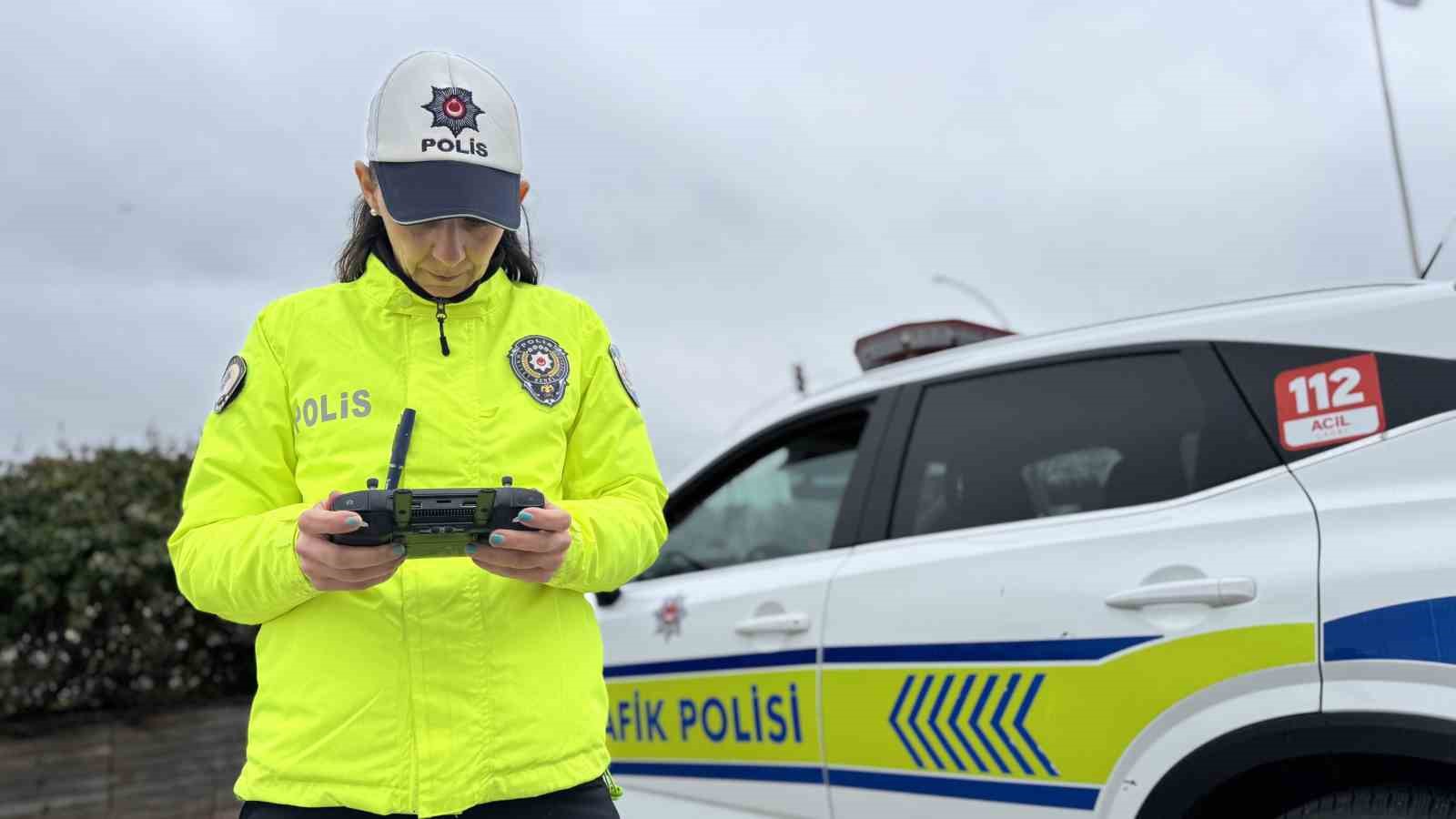 Edirne’de trafik denetimleri arttırıldı: Araç kullanırken telefona bakanın ehliyetine el konulacak
