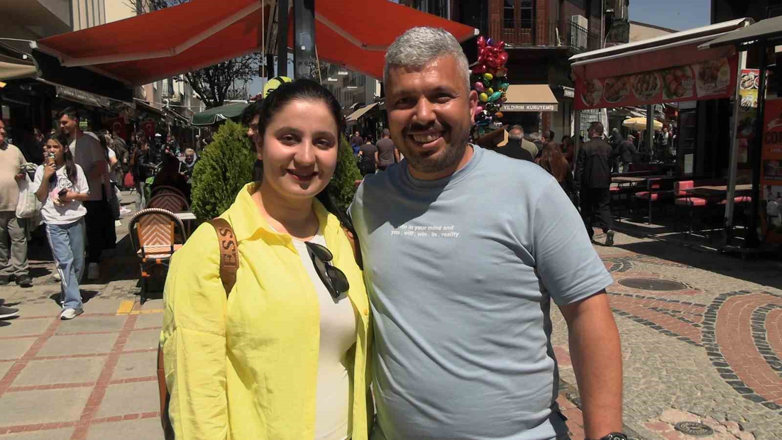 Edirne’de turistler romanların kakava davetine ortak oldu
