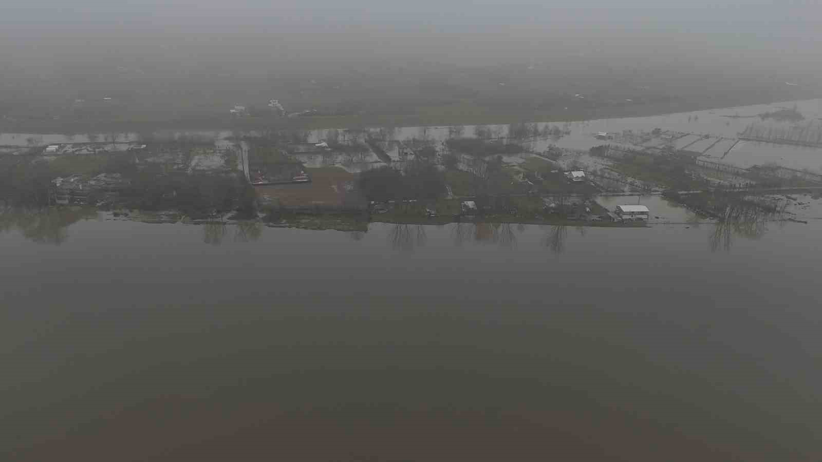 Edirne’de "turuncu alarm" seviyesindeki Meriç Nehri’nde su debisi düşmeye başladı
