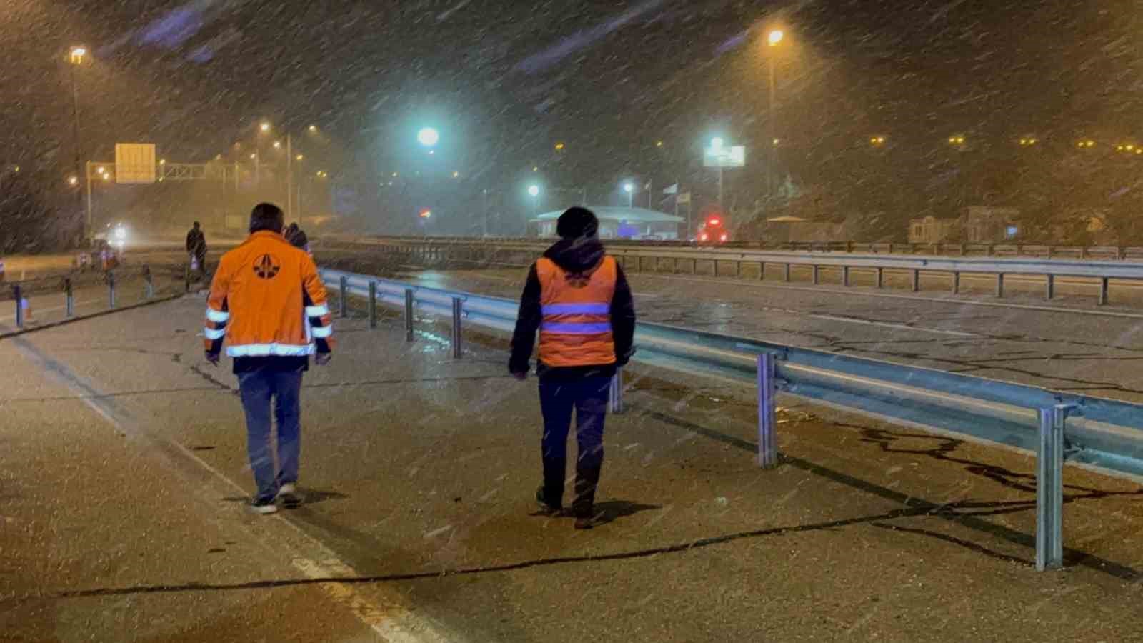 Edirne’de yoğun kar yağışı etkili oluyor
