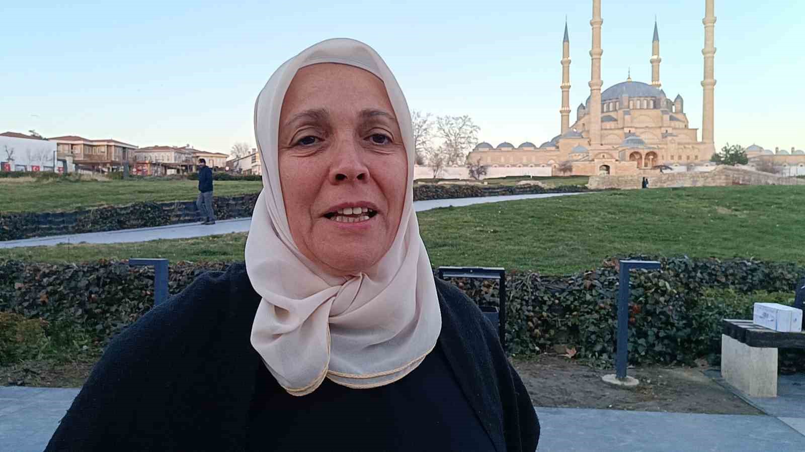 Edirneli umreciler Selimiye Meydanı’nda karşılandı
