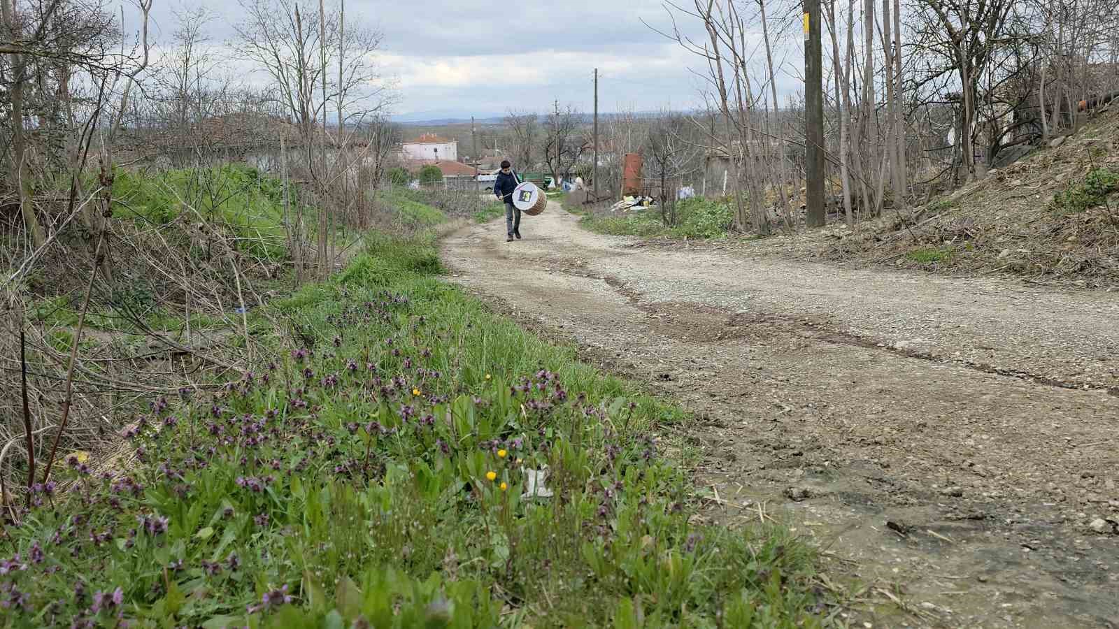 Edirne’nin en küçük Ramazan davulcusu 400 haneyi sahura kaldırıyor
