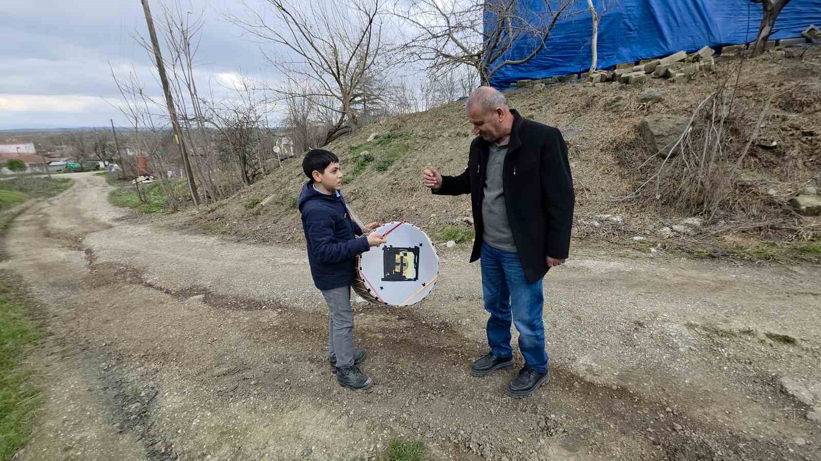 Edirne’nin en küçük Ramazan davulcusu 400 haneyi sahura kaldırıyor
