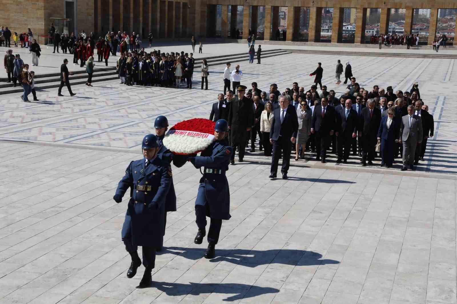 Edremit Belediyesi Ata’nın huzuruna çıktı
