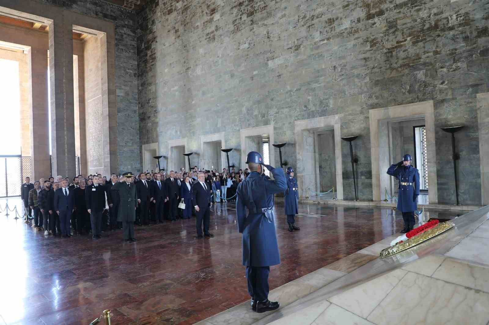 Edremit Belediyesi Ata’nın huzuruna çıktı
