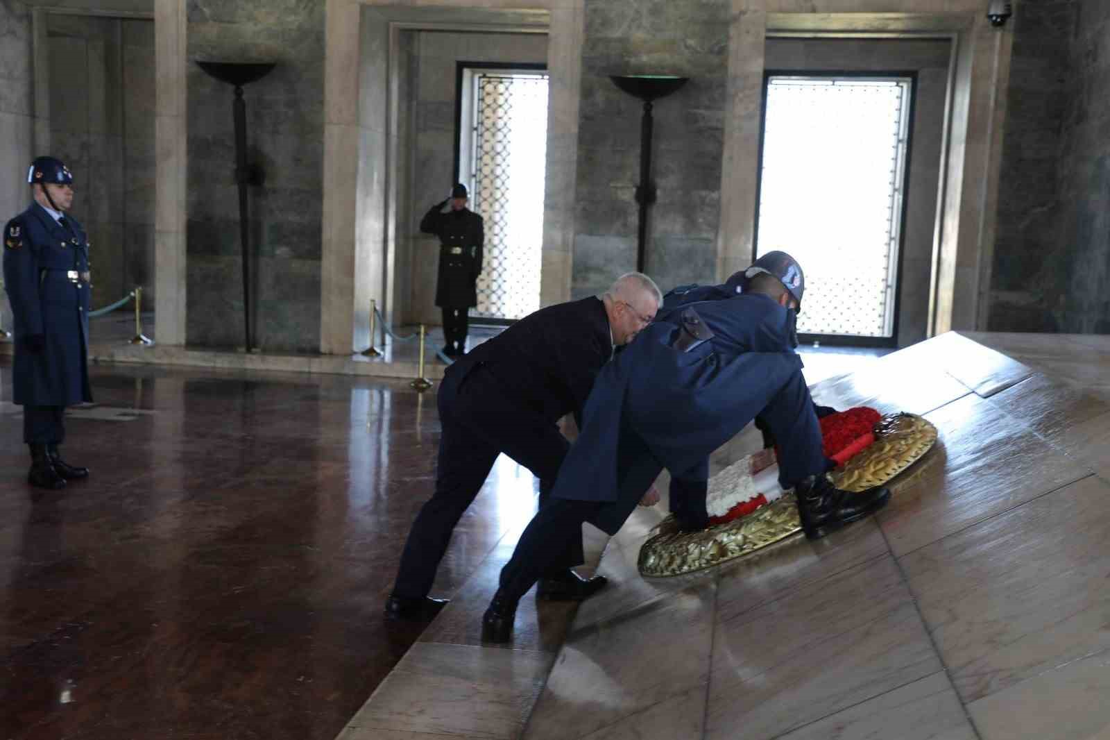 Edremit Belediyesi Ata’nın huzuruna çıktı
