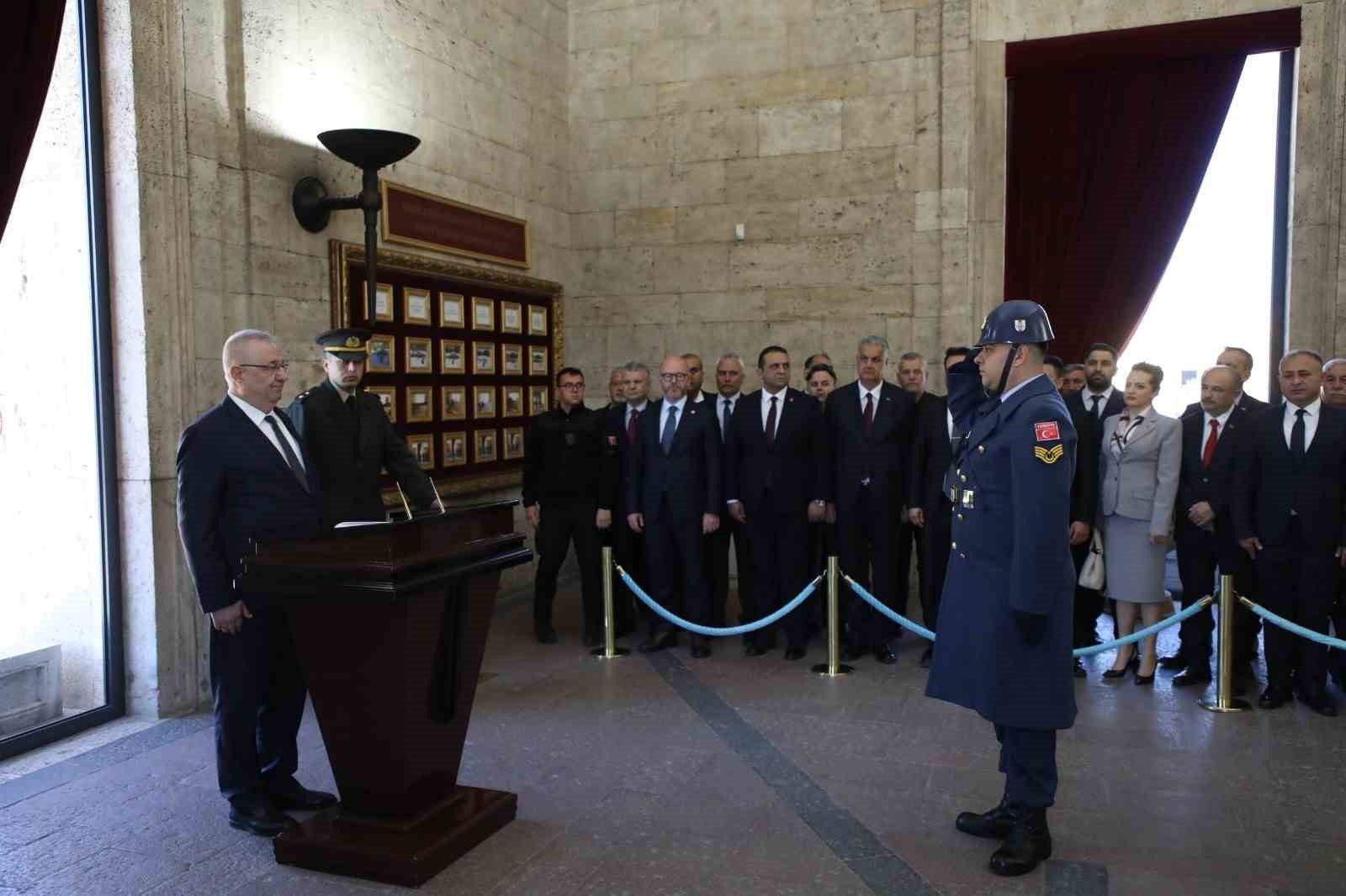 Edremit Belediyesi Ata’nın huzuruna çıktı
