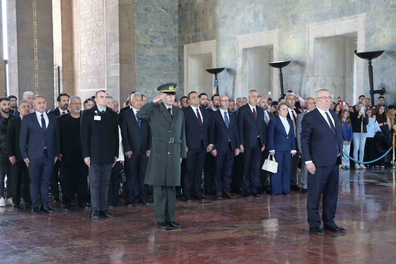 Edremit Belediyesi Ata’nın huzuruna çıktı
