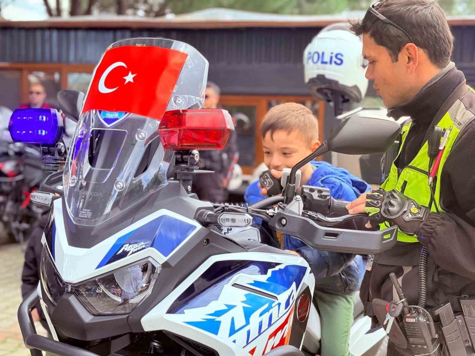 Edremit emniyetinden geleceğin polislerine eğitim
