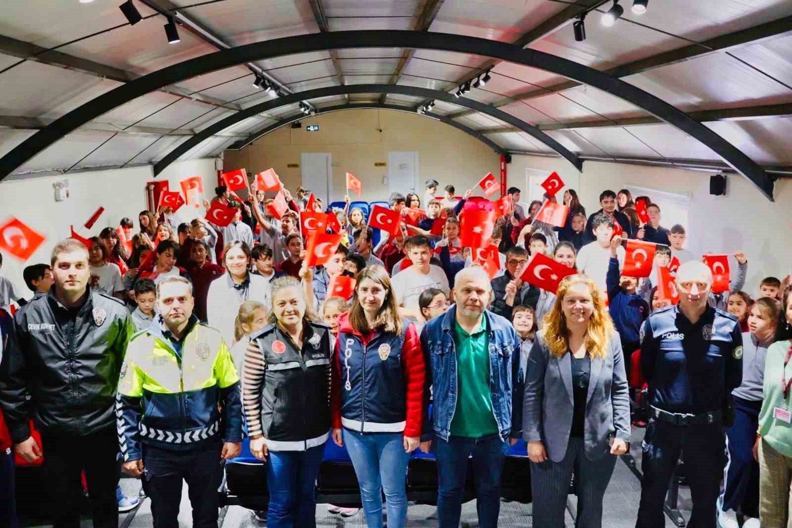 Edremit emniyetinden geleceğin polislerine eğitim
