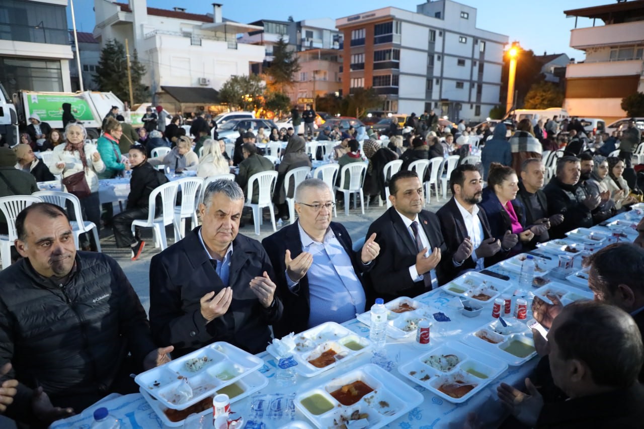 Edremit iftar sofralarında buluşuyor
