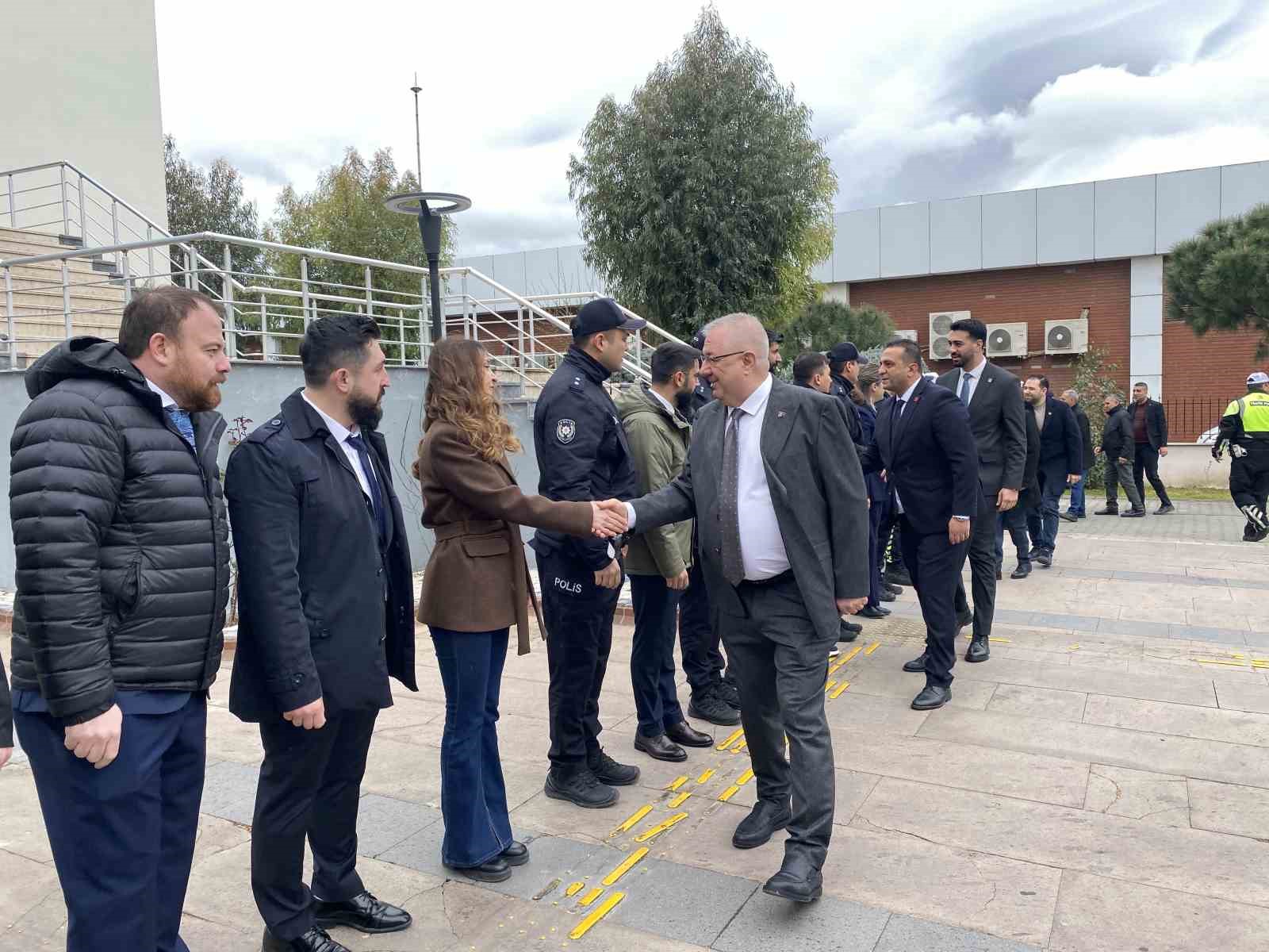 Edremit protokolü bayramlaşmada buluştu
