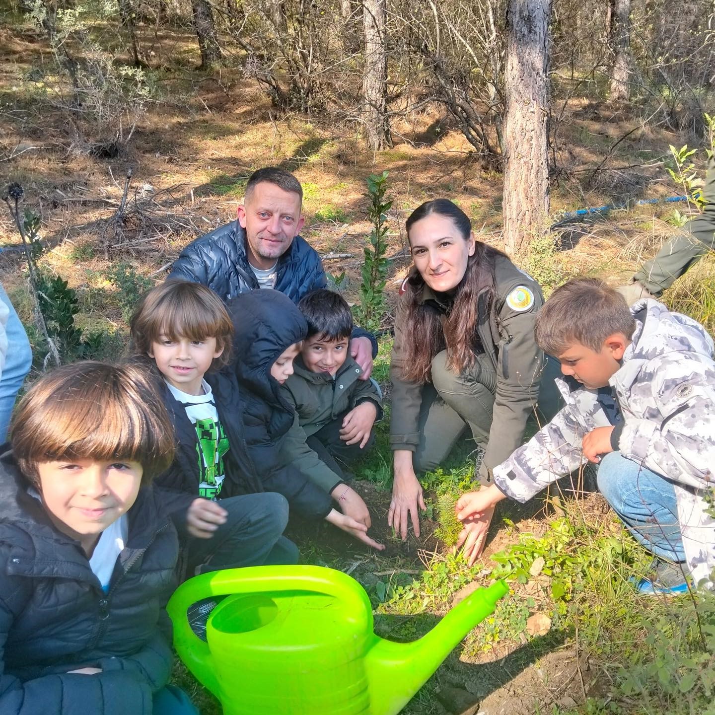 Edremitli öğrenciler Kazdağları Bal Ormanına fidan dikti
