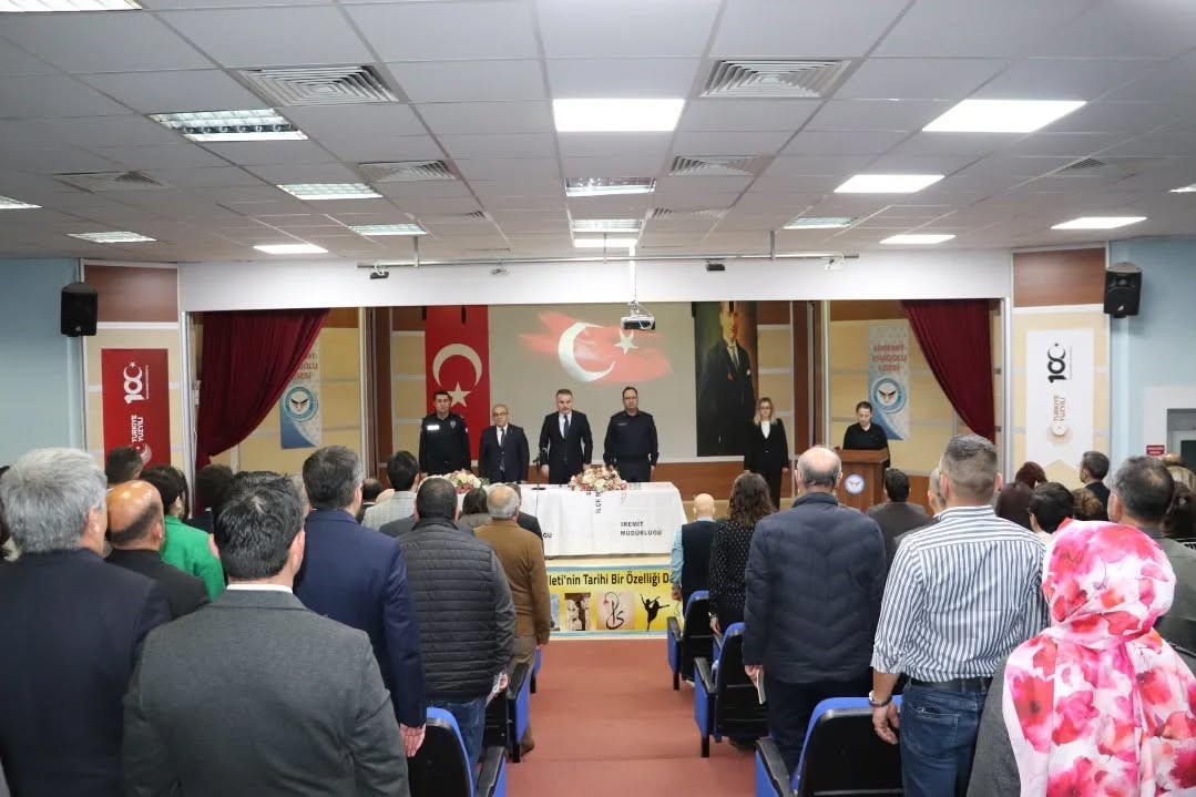 Edremit’te eğitimde güvenlik zirvesi
Edremit’te eğitimde güvenlik zirvesi