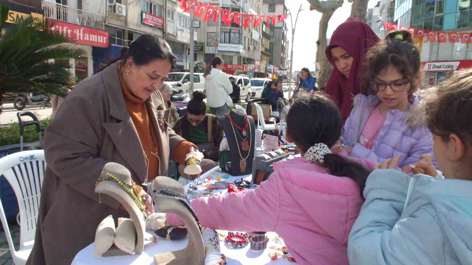 Edremit’te Sevgi Panayırı ilgi gördü
