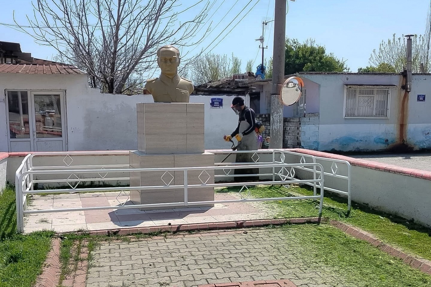 Efeler Belediyesi ekipleri Kocagür’de temizlik çalışması gerçekleştirdi
