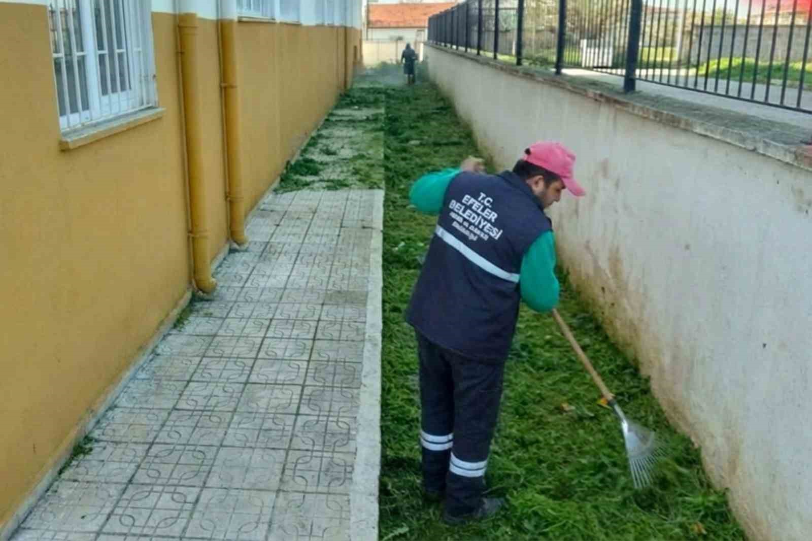 Efeler Belediyesi ekipleri Kocagür’de temizlik çalışması gerçekleştirdi
