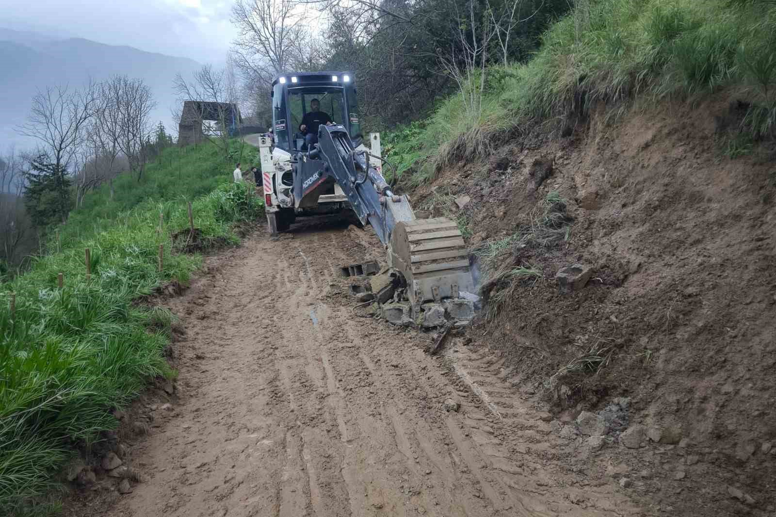 Efeler Belediyesi ekiplerinden ’ulaşım’ seferberliği
