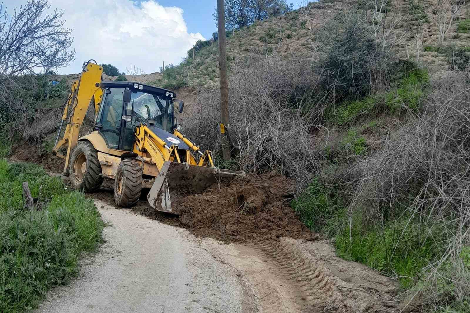 Efeler Belediyesi kapanan yolları ulaşıma açıyor
