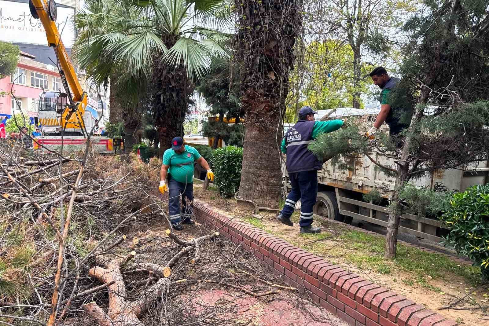 Efeler Belediyesi parkları güvenli hale getiriyor
