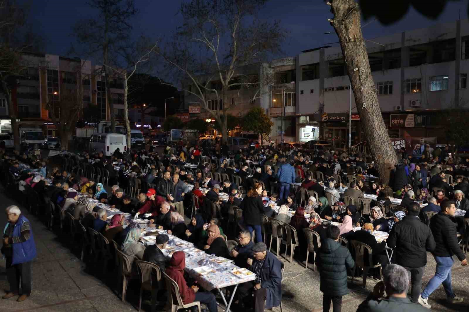 Efeler Belediyesi şehrin dört bir yanında iftar sofraları kuracak
