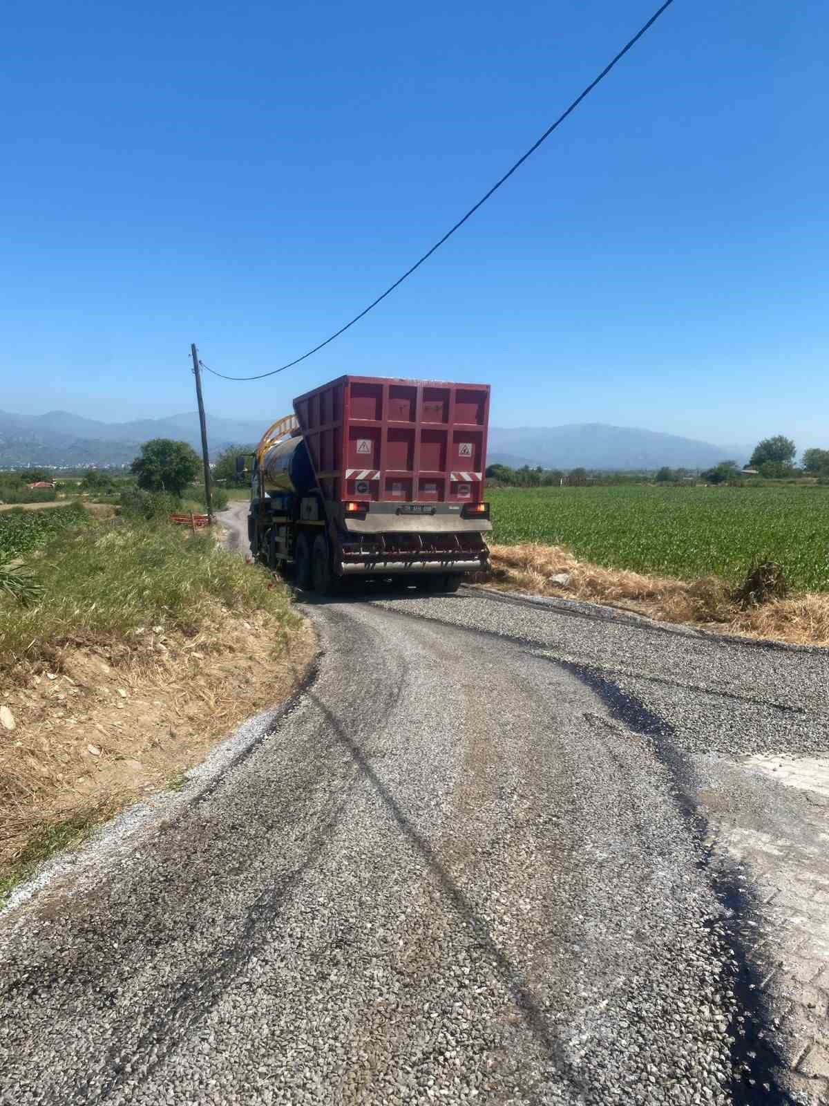 Efeler Belediyesi yol yapım ve onarım çalışmalarını sürdürüyor
