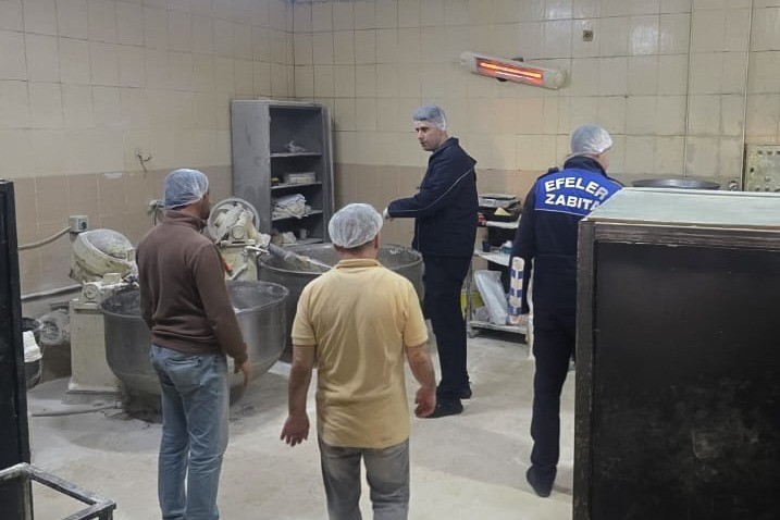 Efeler Belediyesi zabıta ekiplerinden gıda denetimi
