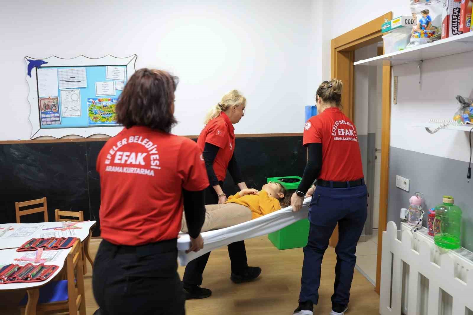 Efeler Belediyesi’nden miniklere afet bilinci eğitimi
