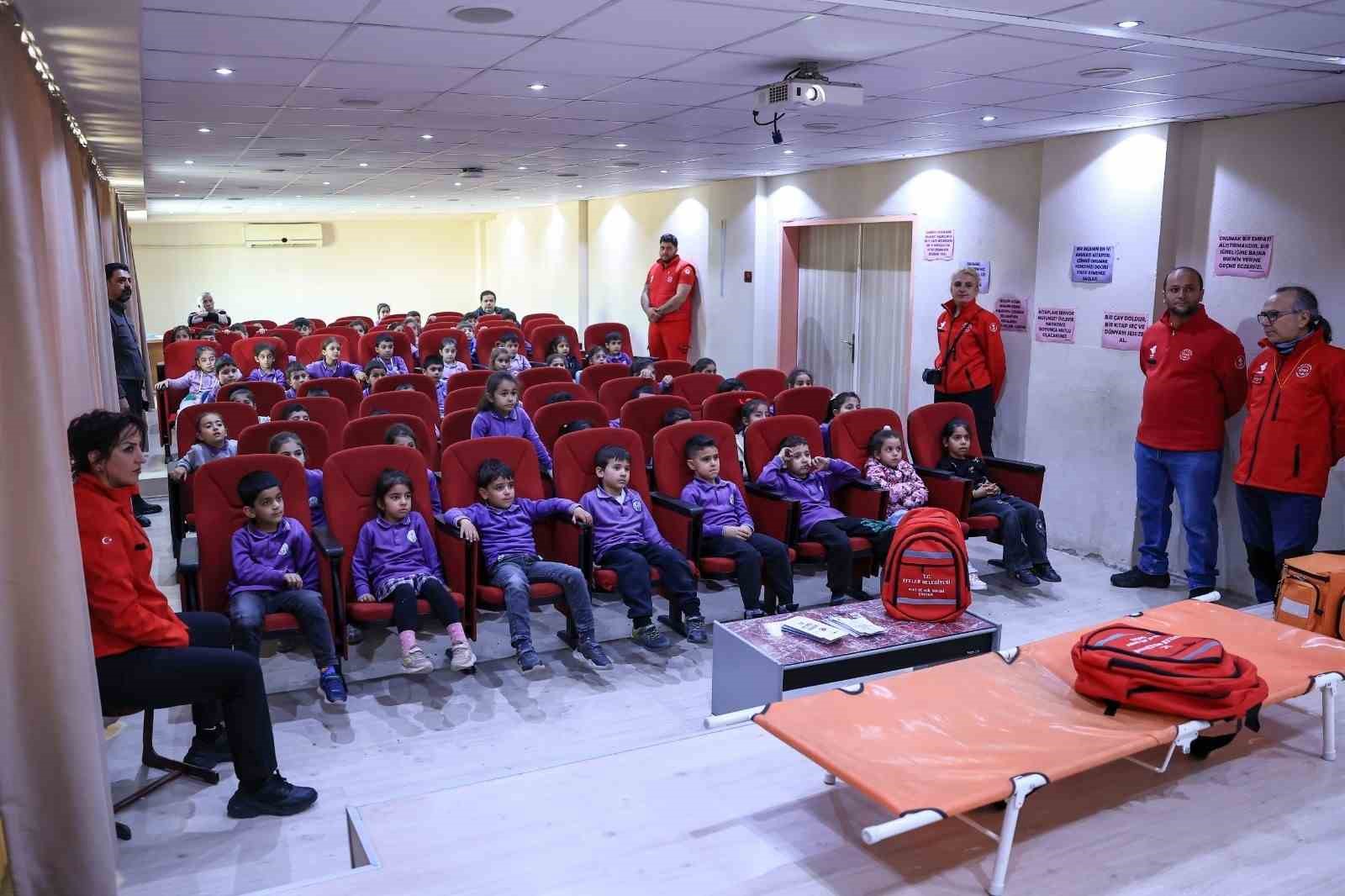 Efeler Belediyesi’nden miniklere afet eğitimi
