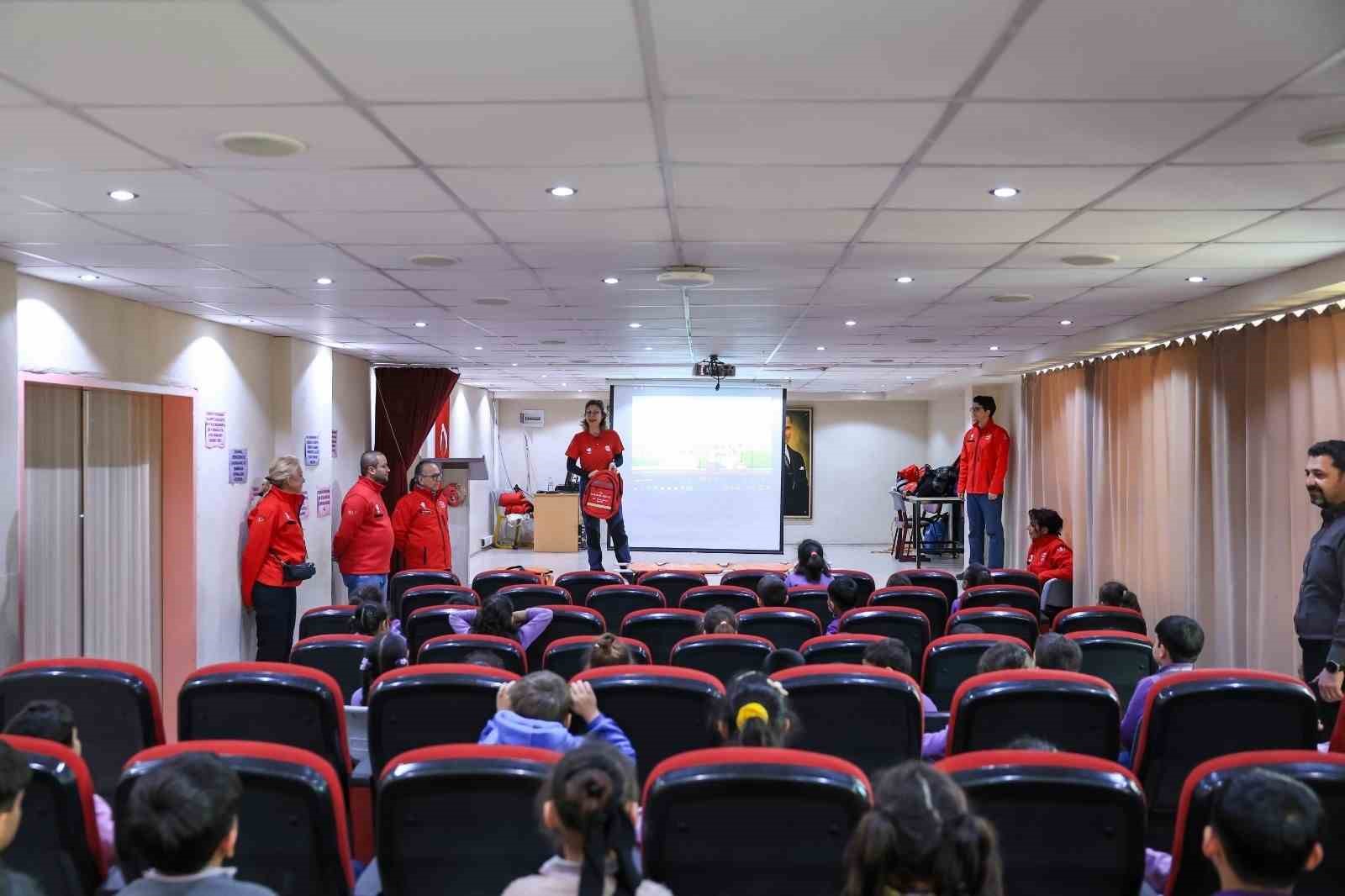 Efeler Belediyesi’nden miniklere afet eğitimi
